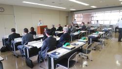 葛城市農業委員任命式で挨拶をしている市長