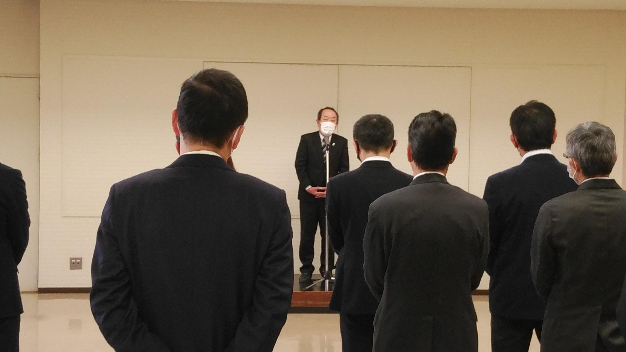 退任の挨拶をされる教育長