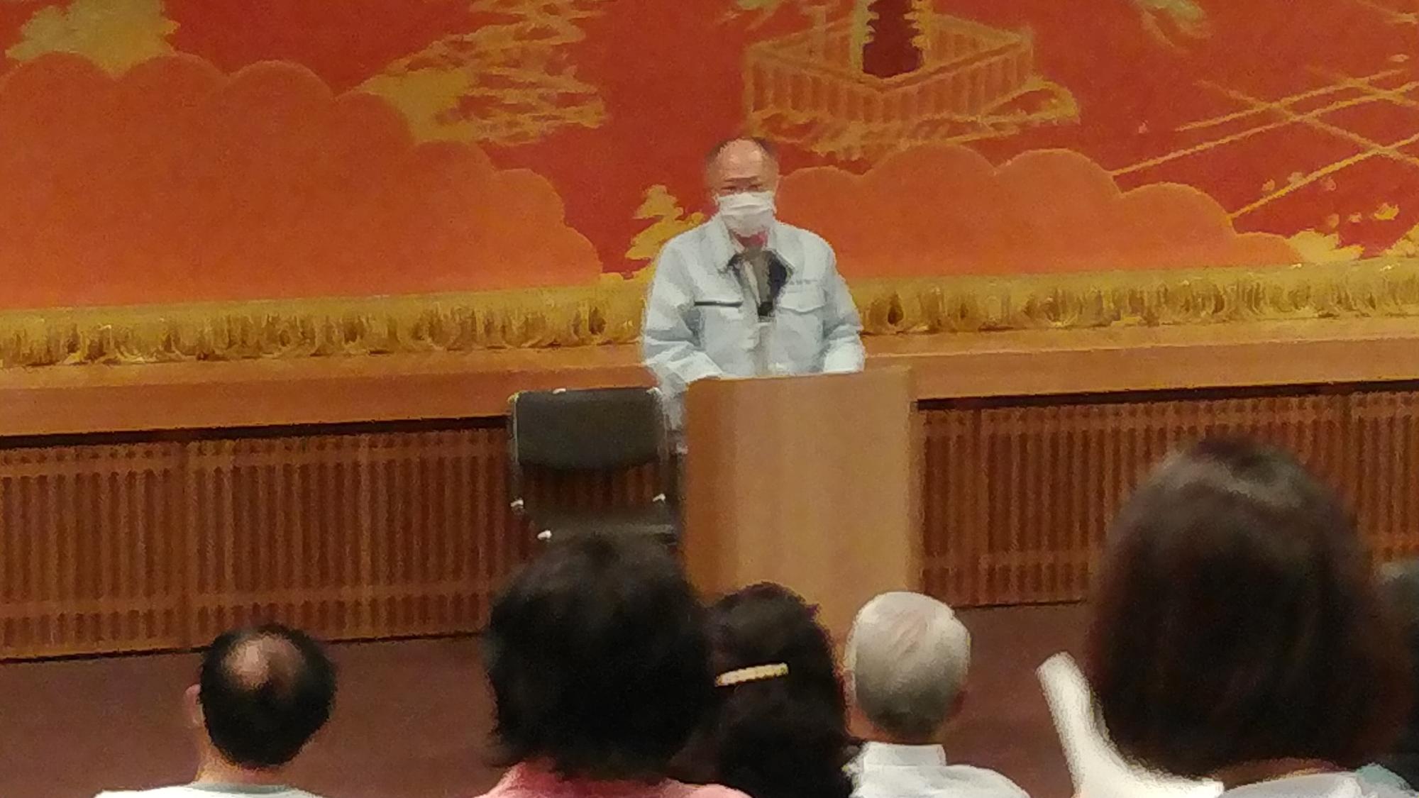 文化協会総会で市長が挨拶している様子