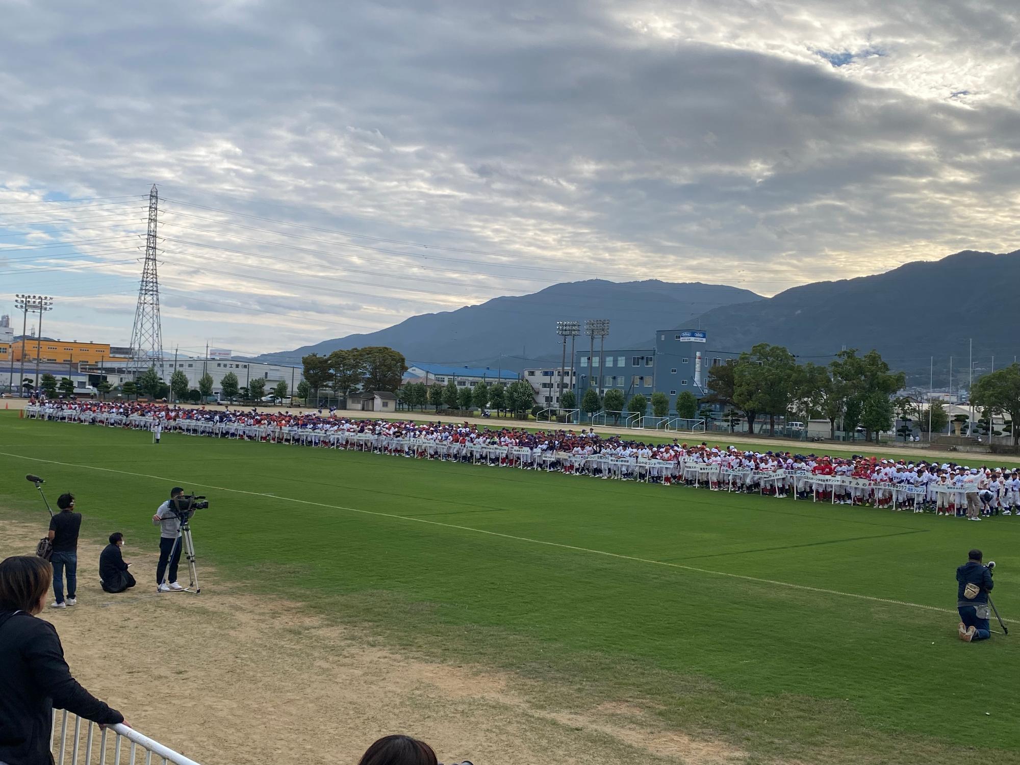 ダイドードリンコ杯少年野球大会開会式の様子