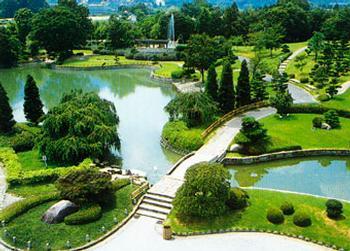 葛城市南藤井にある屋敷山公園の全景を俯瞰から撮影した写真