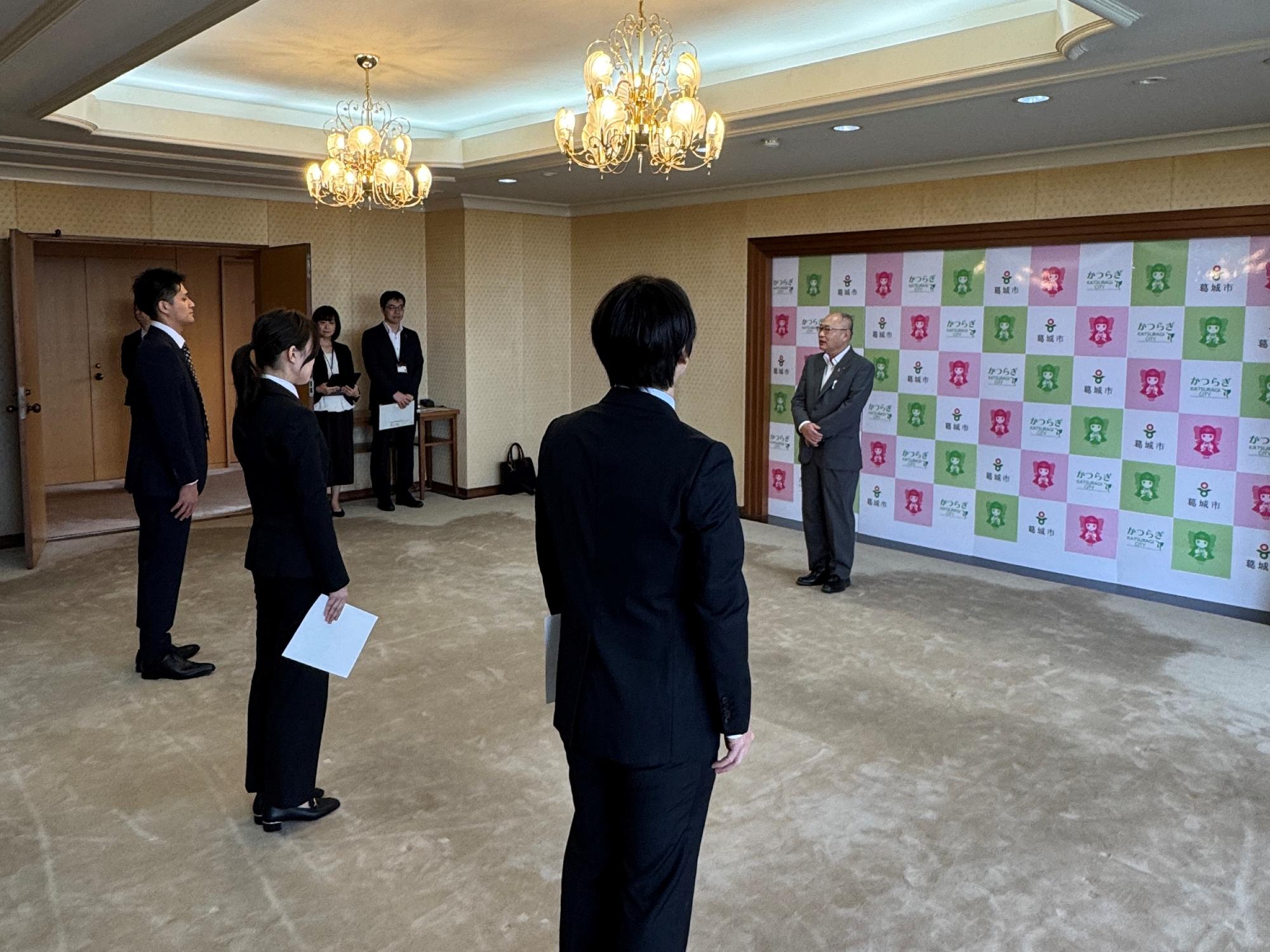 辞令交付式の様子