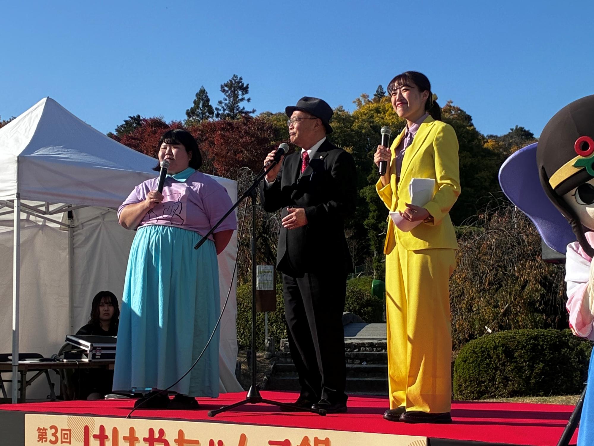 ちゃんこ鍋コンテストの様子