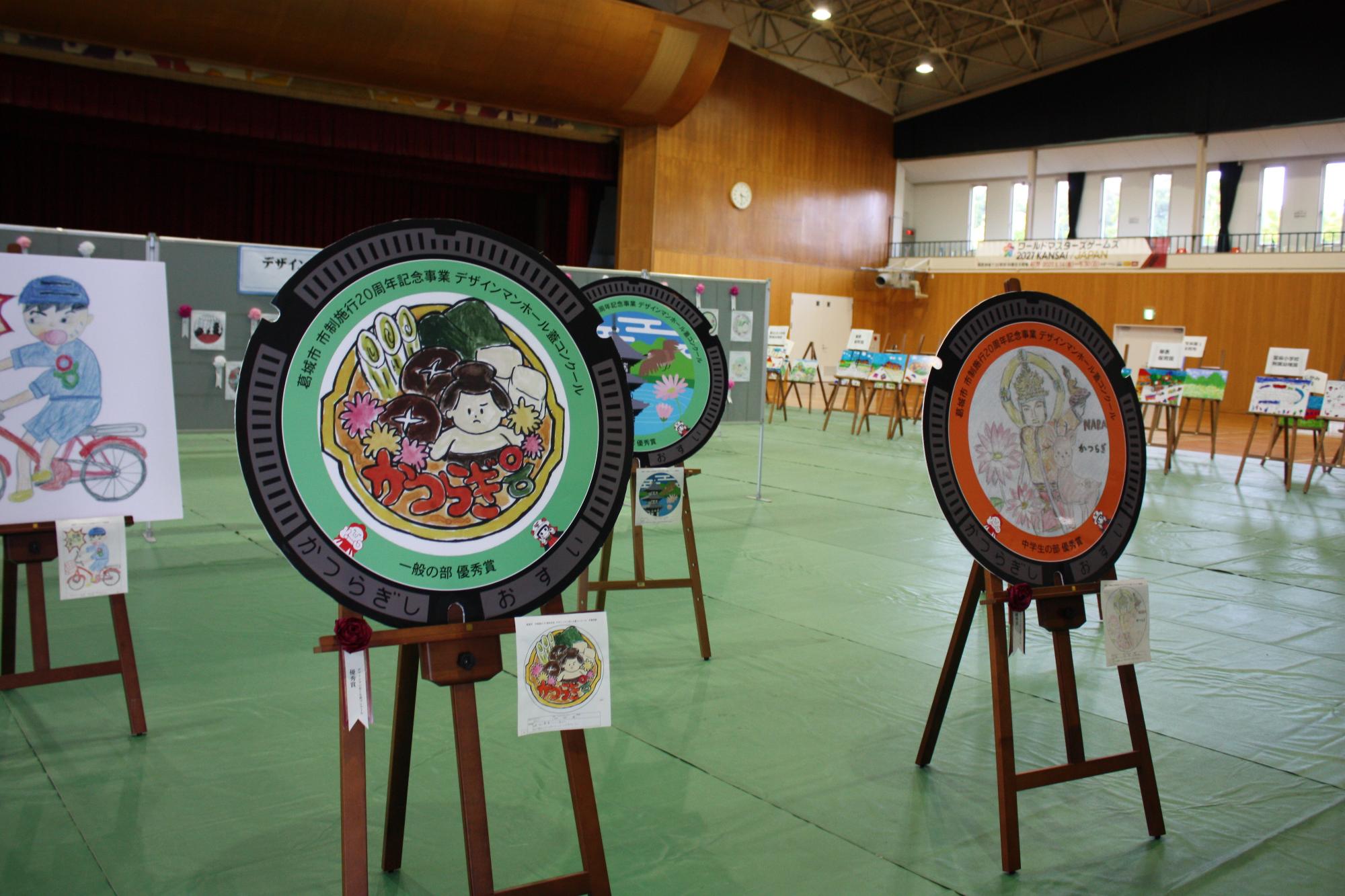20周年記念式典における受賞作品の展示