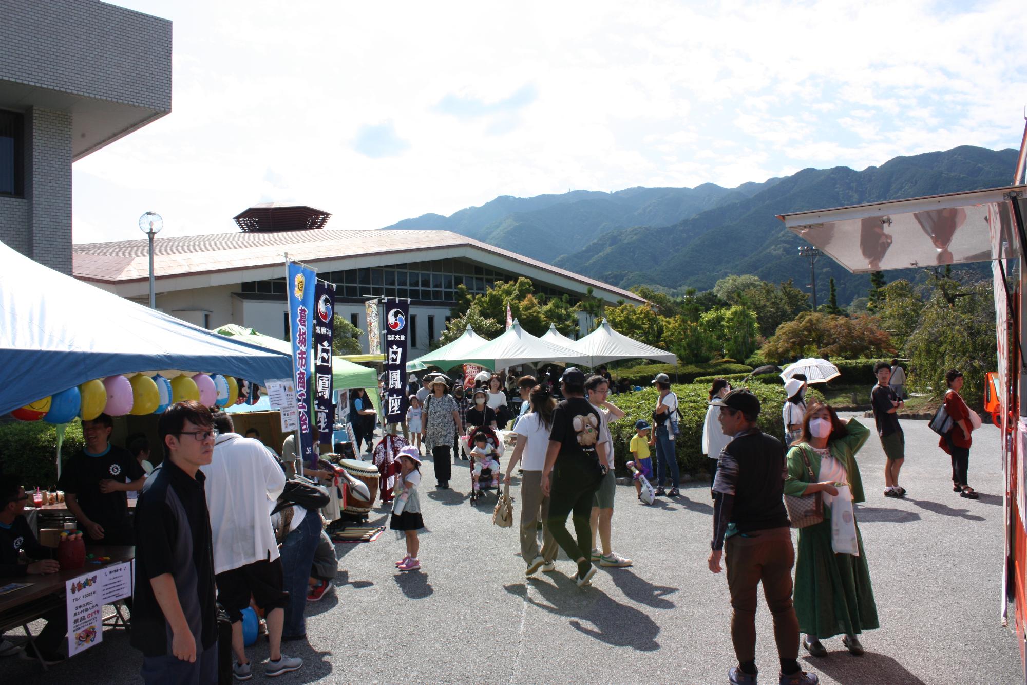 20周年式典における屋外イベントの様子