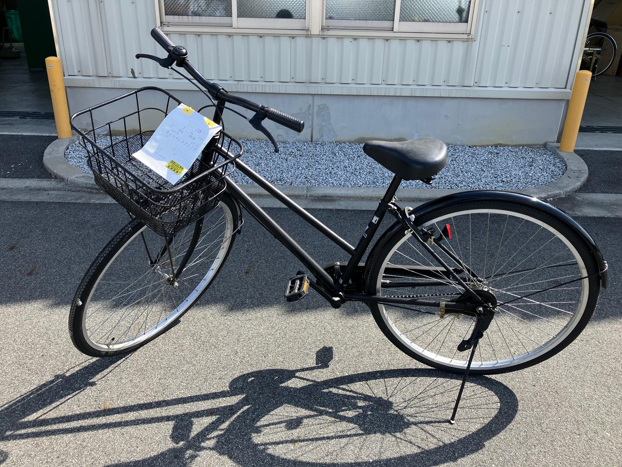 整備された自転車（車体が黒色）