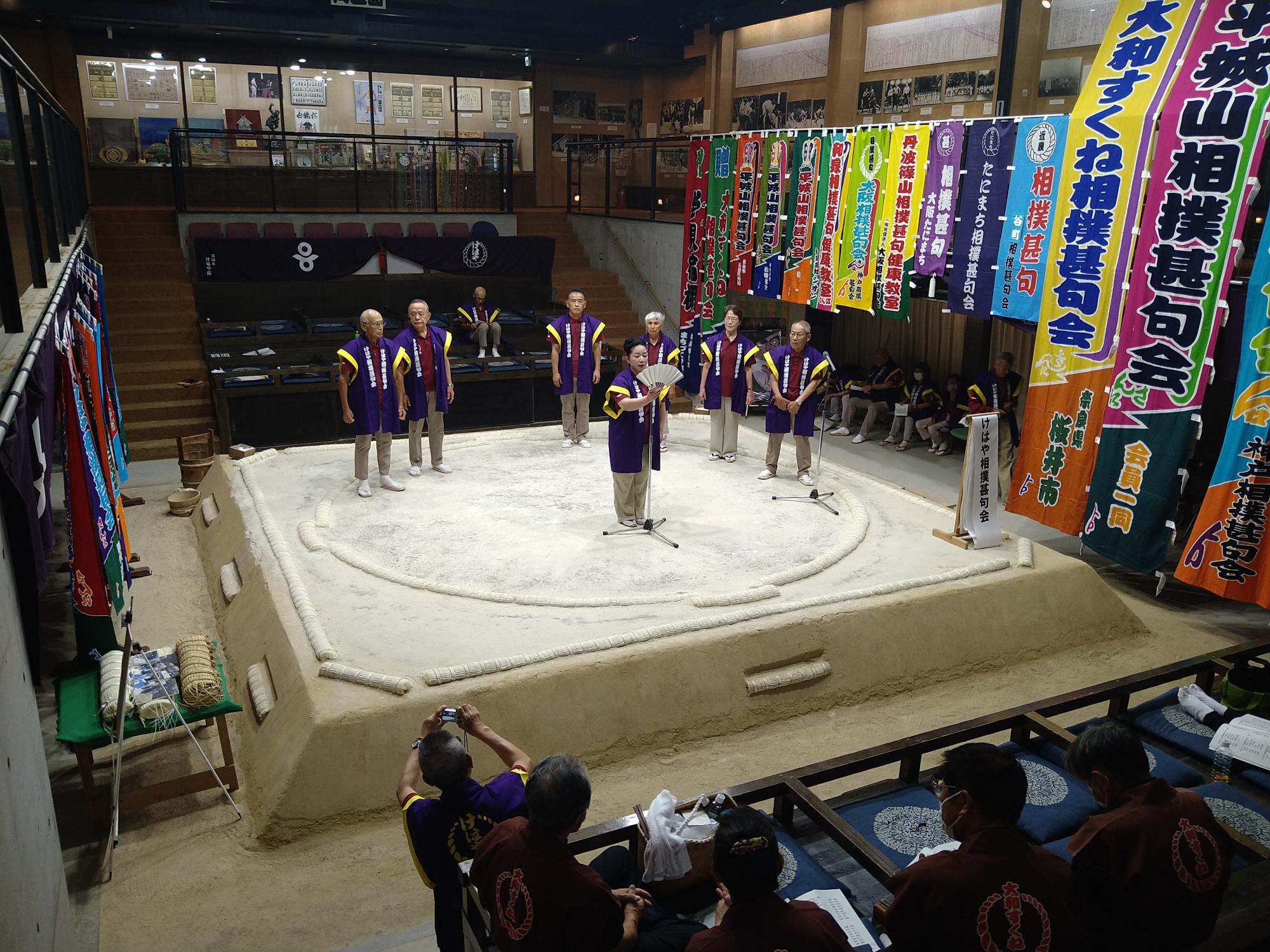 相撲甚句大会「八月場所」の様子