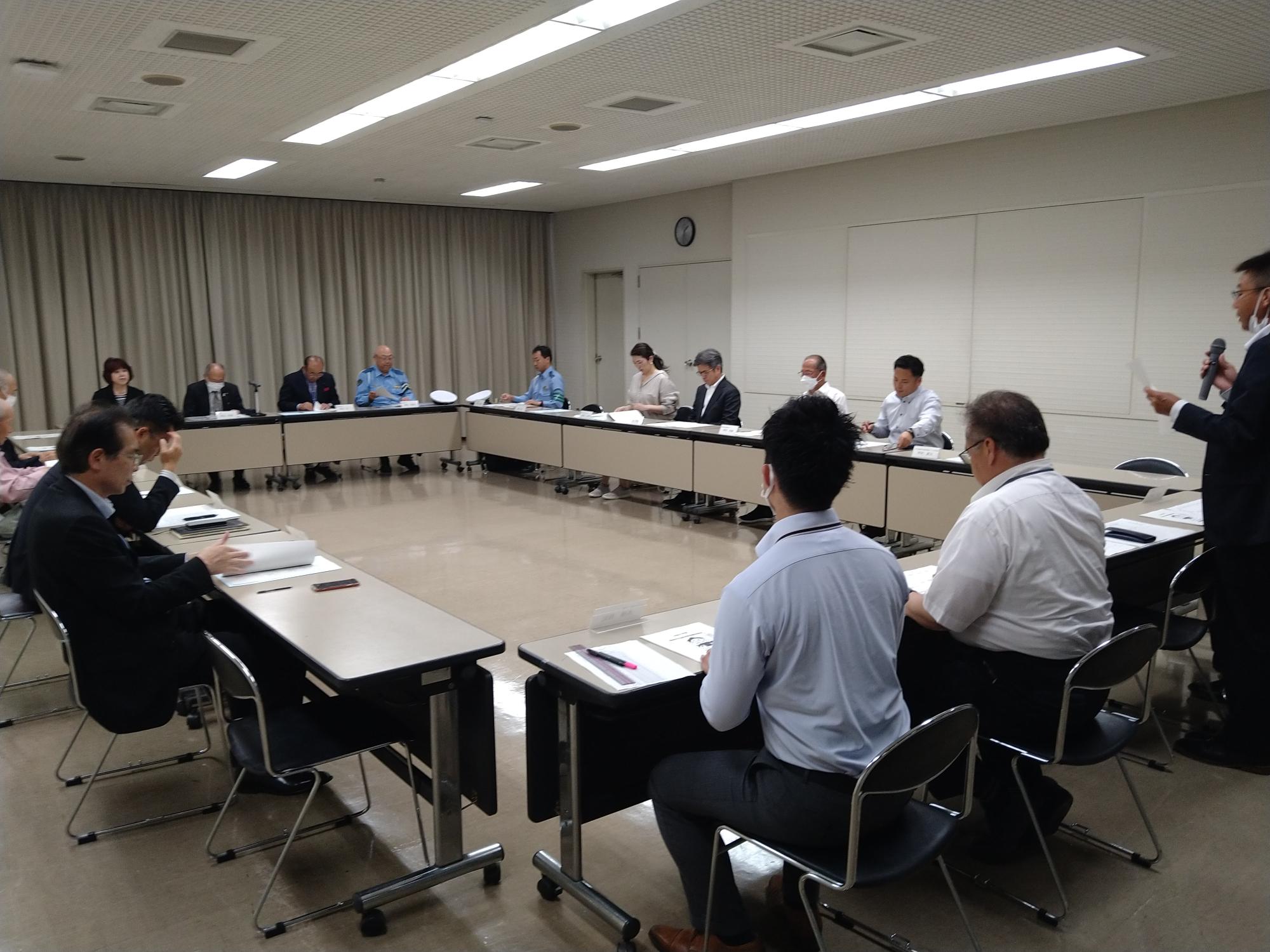 葛城市交通対策協議会総会の様子