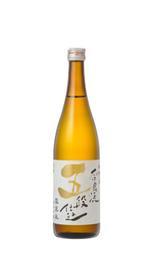 白いラベルに「奈良流五段仕込み」とある黄色の瓶入りの酒の写真