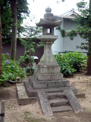 春日神社の境内内にある明和七年の銘がある太神宮の写真