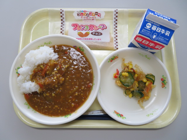 ごはん、牛乳、キーマカレー