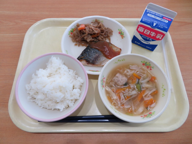 ごはん、牛乳、さばのゆずみそかけ、根菜ぴりっと炒め、にゅうめん