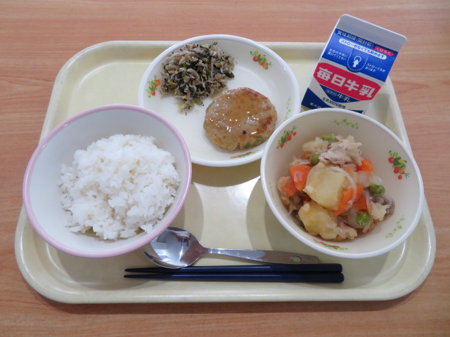 ごはん、牛乳、ならのキャベツつくね、大和まなちりめん、豚じゃが