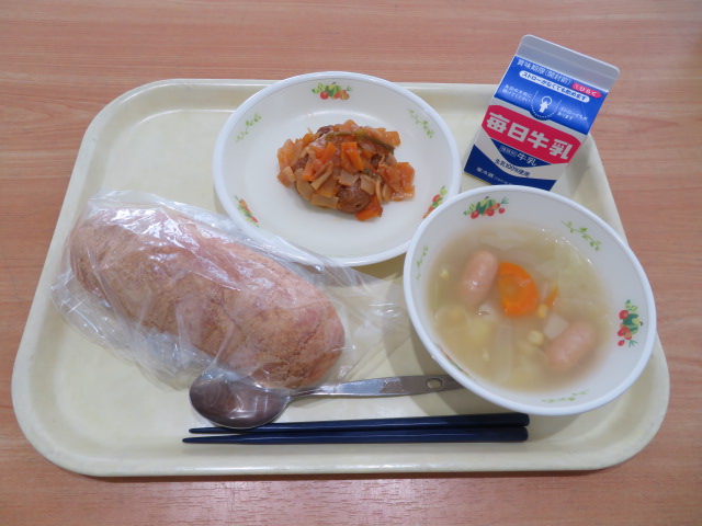 きなこ揚げパン、牛乳、肉団子の甘酢炒め、ポトフ