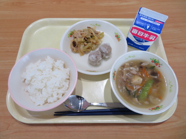 ごはん、牛乳、しゅうまい、ホイコーロー、厚揚げの中華五目煮