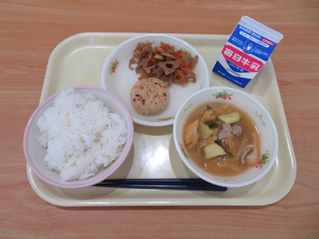 ごはん、牛乳、炒り豆腐包み焼き、れんこんのきんぴら、あまから豚汁