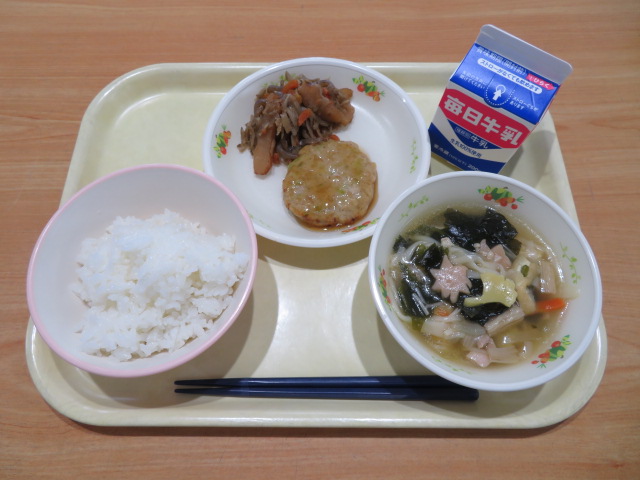 ごはん、牛乳、和風つくね、きんぴらごぼう、にゅうめん