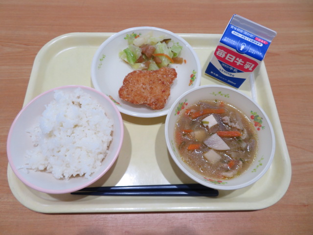 ごはん、牛乳、ささみカツ、キャベツのごぶ漬け和え、豚汁