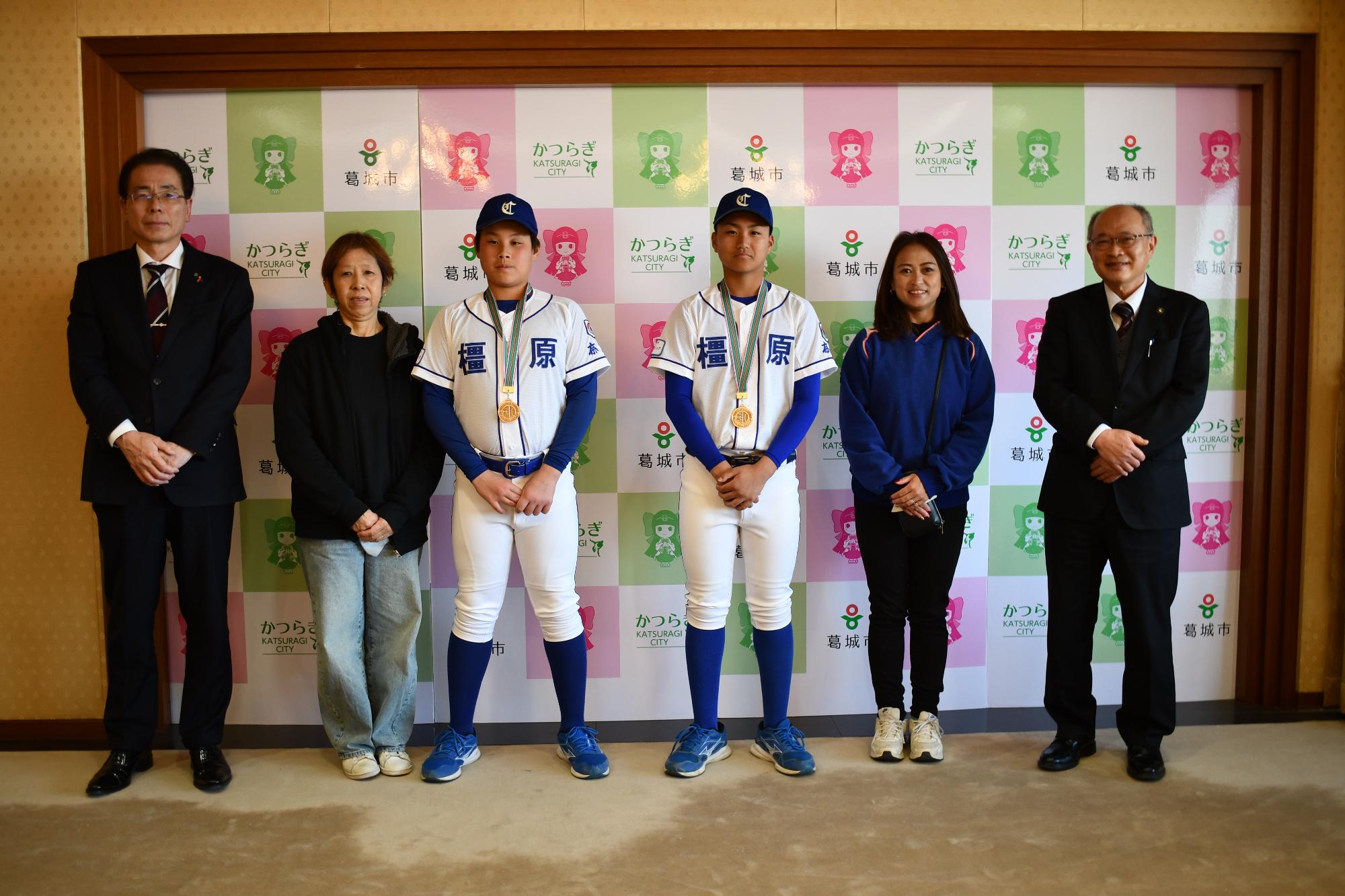 全国大会出場者激励会の実施（杉田璃翔さん、財前麗音さん）