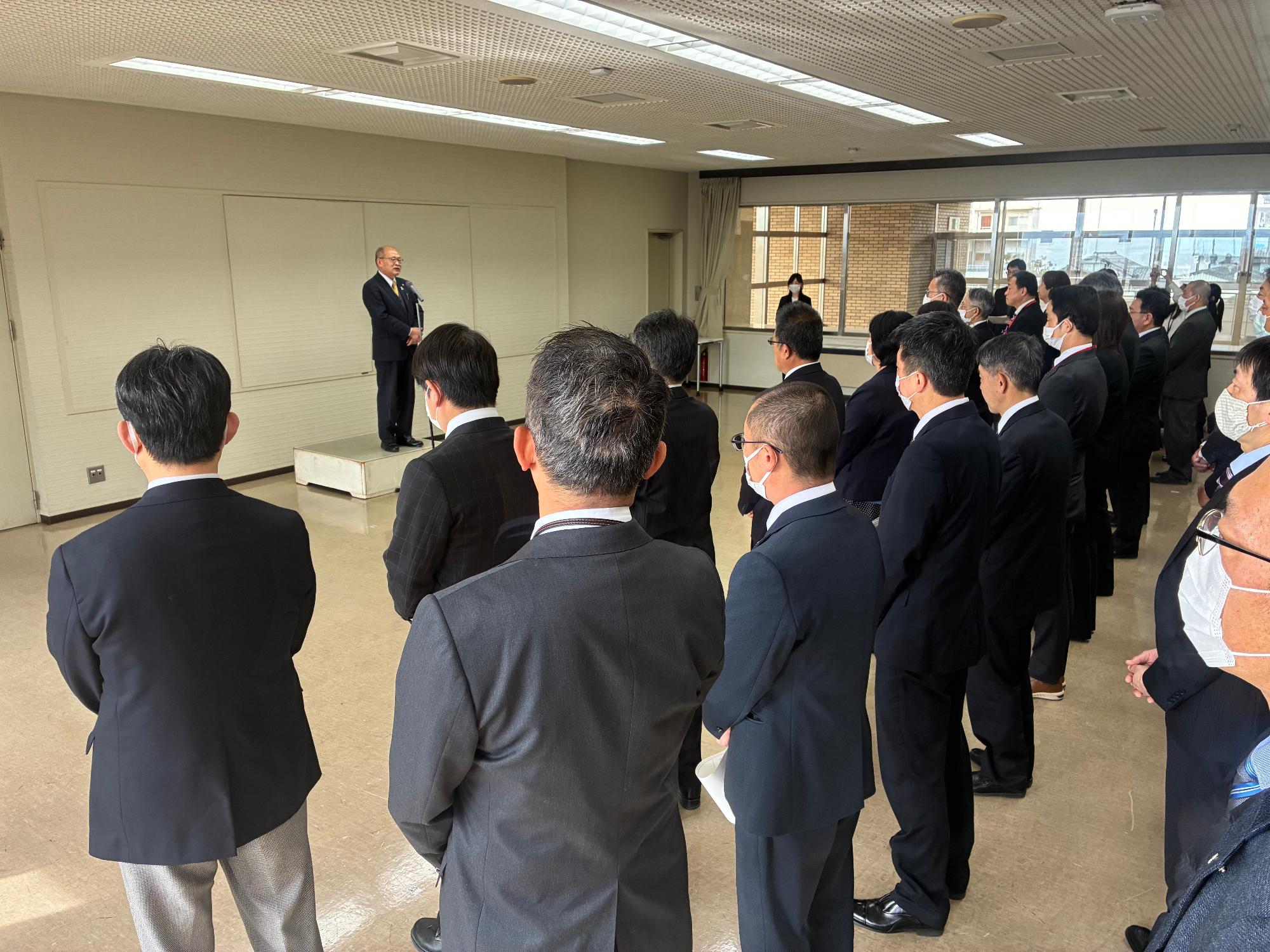 葛城市辞令交付式の様子