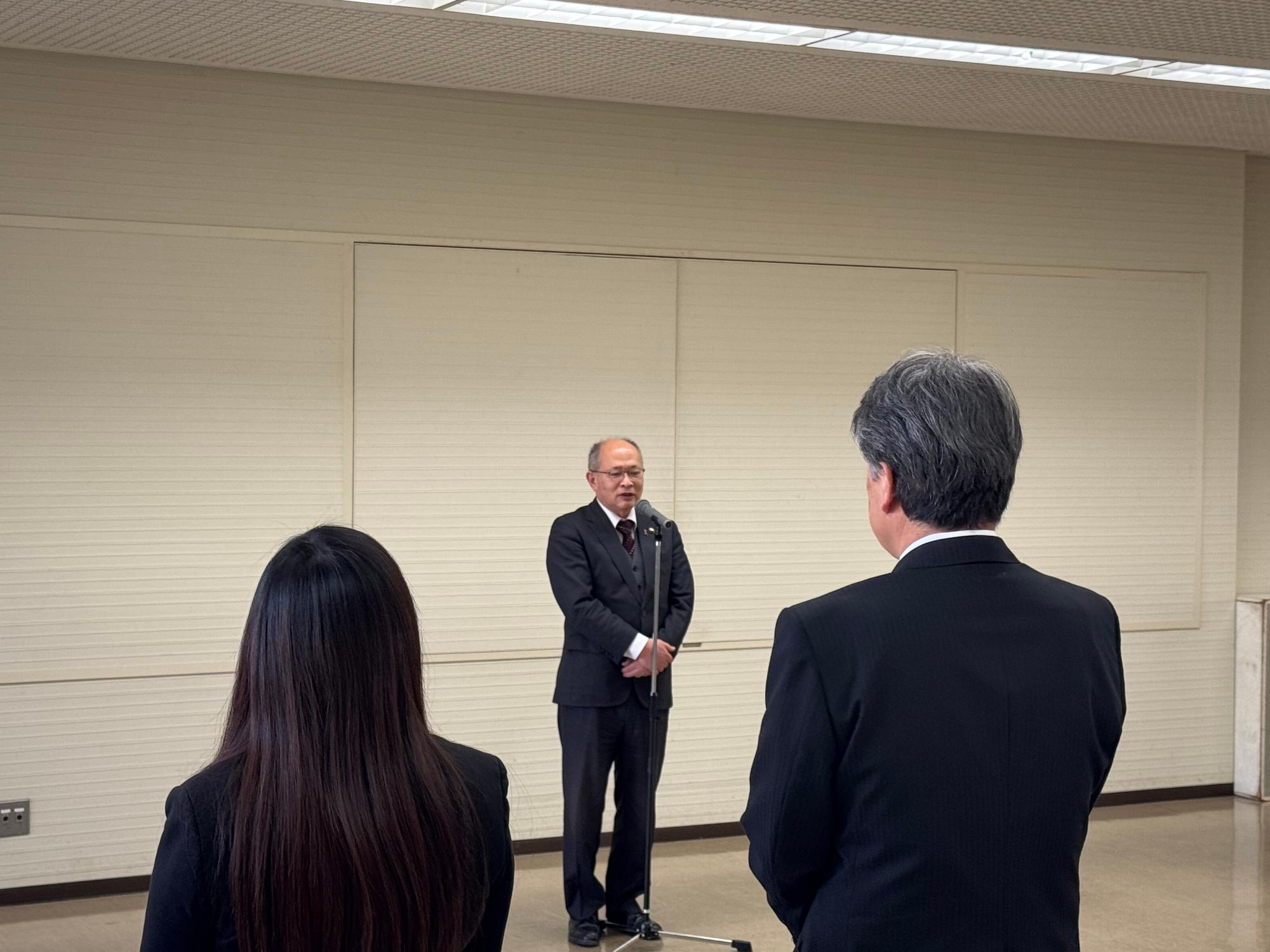 退職辞令交付式の様子